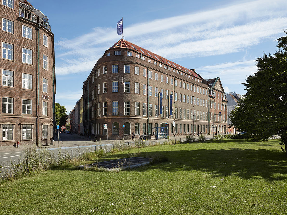 Handelsgymnasiet NVG's facade