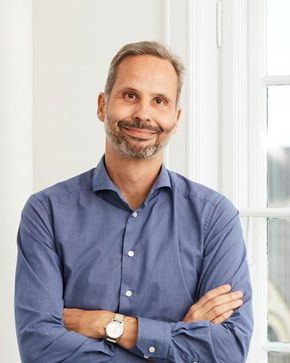 Portræt af underviser på MBA Allan Broedegaard Hansen